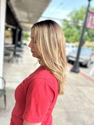 Blonde with shadow root