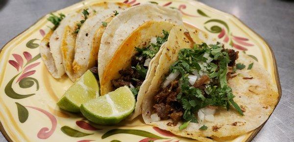 Authentic street tacos ( tacos callejeros)