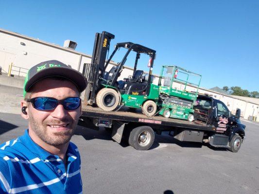 SCISSOR LIFT & FORKLIFT TRANSPORT