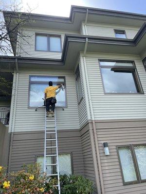 Residential and comercial  window cleaning