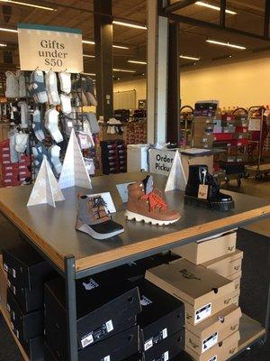 DSW Designer Shoe Warehouse