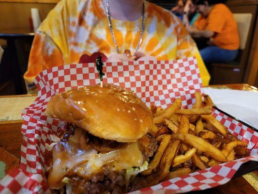 Bones Burger w/fries