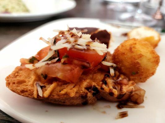 Appetizer with Goat Cheese balls