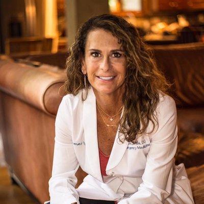 Dr Paula Jones, DO
Emergency Medicine Physician
IV Nutrition/Hydration
Integrative Medicine/Health & Wellness