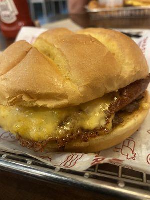 MAC & CHEESE BURGER