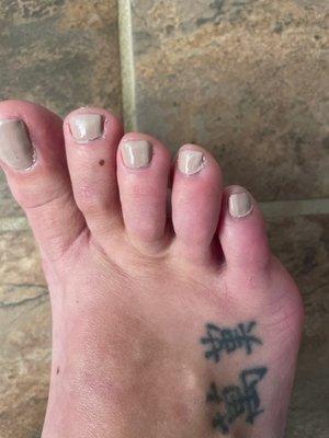 Horrible pedi  Didn't even remove bottom callus