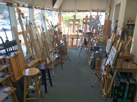 An easel for every need! Many on sale!