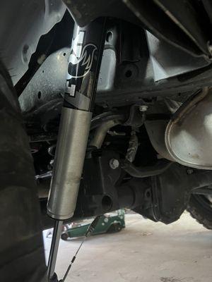 4x4 off road shock installation