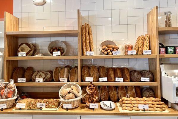 Artisan bread selections (08/2024)