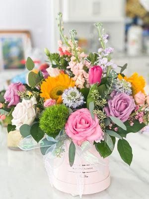 Summer Breeze Flowers & Gifts