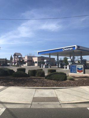 View of Chevron ExtraMile food mart on Sylvan & Oakdale Rd., Modesto, CA.