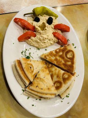 Hummus Dip with Fresh Pita