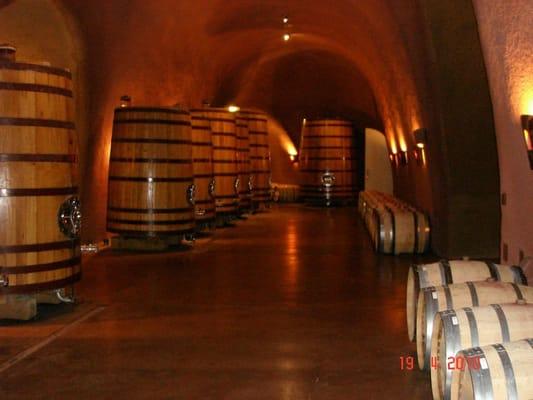 Wine storage in the cave