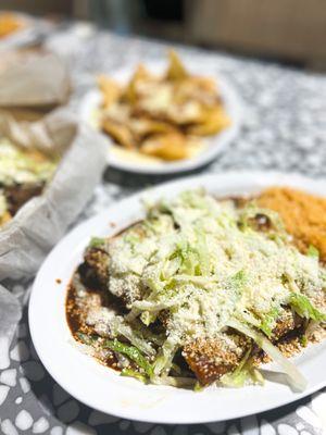 Mole enchiladas