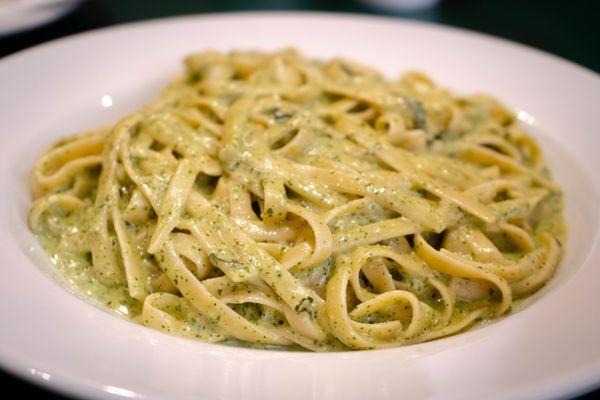 Creamy Fettucini Pesto