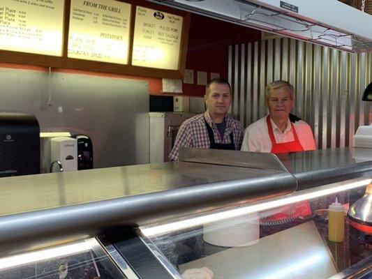 Carrying on the legacy of serving excellent bbq just like Lanney Hudgins always did! Breck learned from the best, Lanney Hudgins, himself!