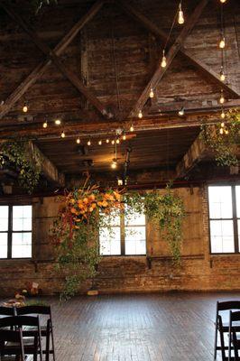 Wedding ceremony arch at Greenpoint Loft, 2023