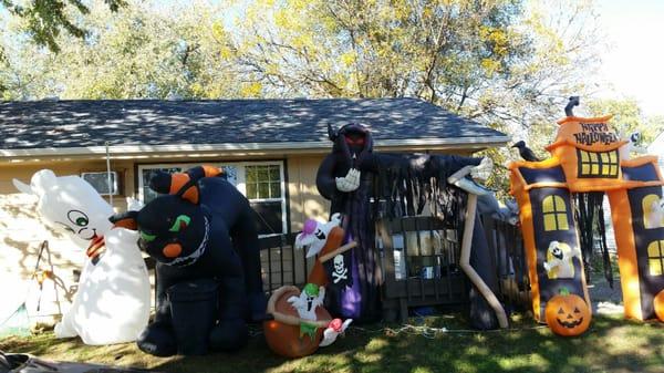 Gatta love blow-ups for Halloween!!