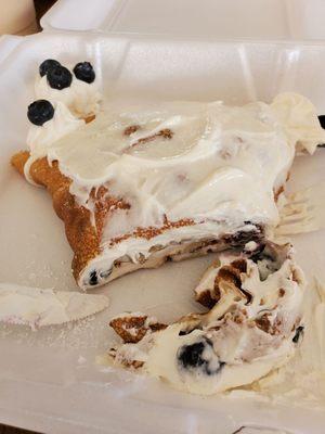 Blueberry and cream cheese