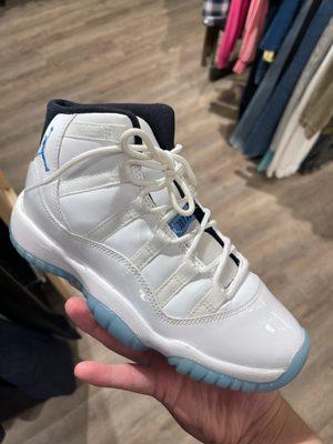 Used Legend Blue 11s (GREAT Condition)