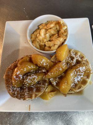 Chicken, peach cobbler sliders w/Mac & cheese.