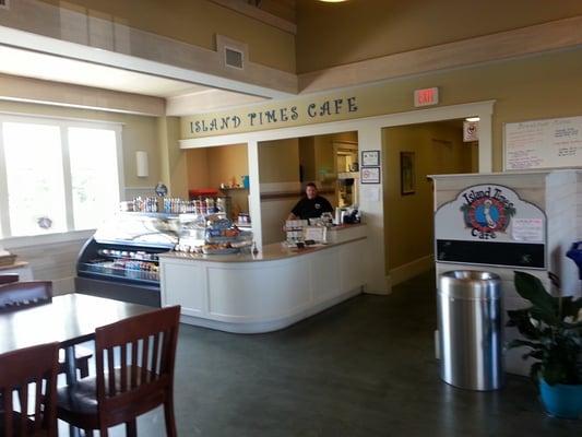 Clean as a whistle, friendly folks, great food while waiting on the ferry to Bald Head Island