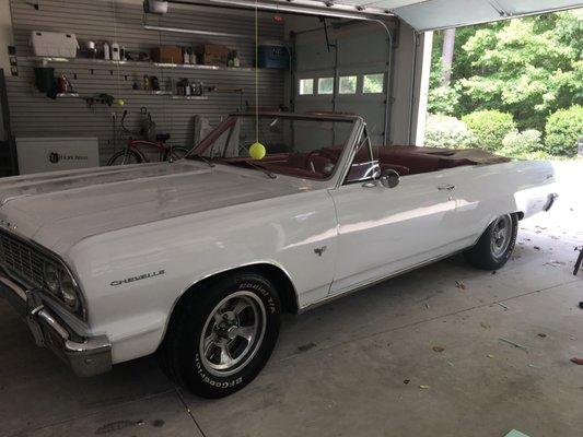 Chevelle mobile detail in garage