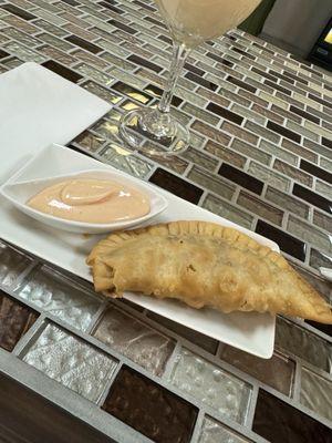 Carne & queso empanada