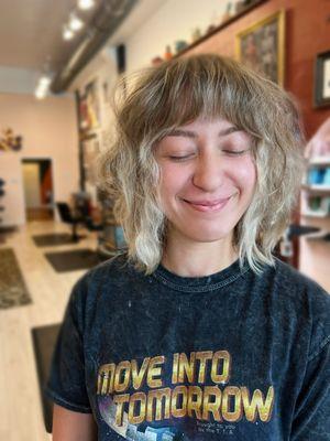 This is a perm on blonde highlights using K18 to save her hair from damage