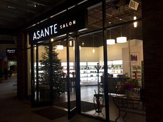 Visit the chic interior at Asante, Redmond's best salon featuring the best hair cuts and color newly relocated to the Redmond Town Center.