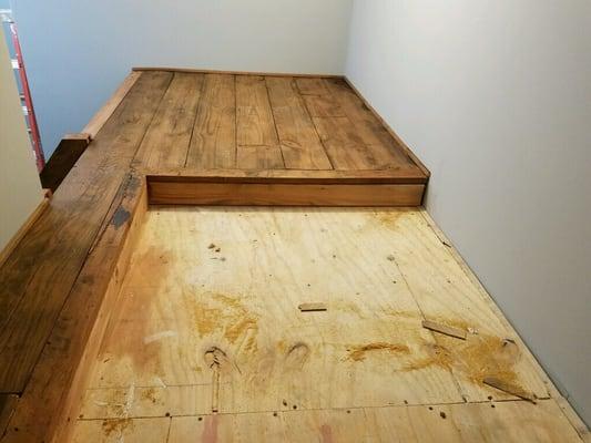 Using RECLAIMED WOOD - Loft floor with bed insert built