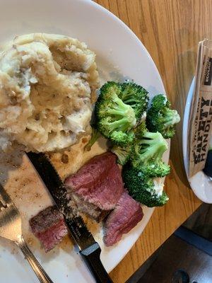 Broccoli, mashed potatoes, sirloin steak