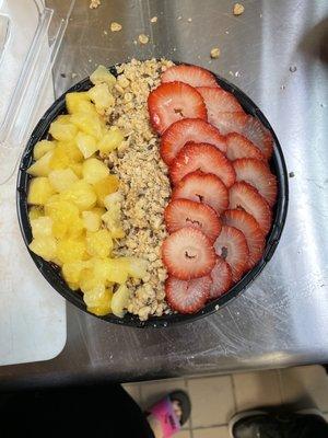 Açaí and Berries Bowl with No banana and with Pineapple