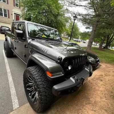 Washed and tire dressed Jeep Gladiator