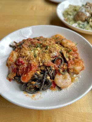 Squid ink chitarra