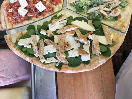 Grill chicken baby leaf spinach and homemade fresh mozzarella