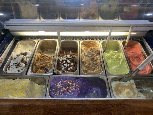 The delicious homemade gelato.