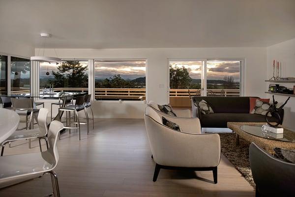 Benton Street Retreat - Modern, Great Views, Perfect Location.