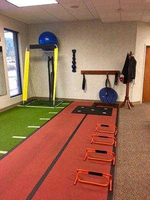 Great equipment and well-trained therapists will help you get back in the game quickly.