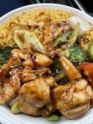 C31. Hunan Chicken Combo Platter