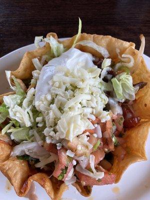 Fajitas salad, lunch portion.