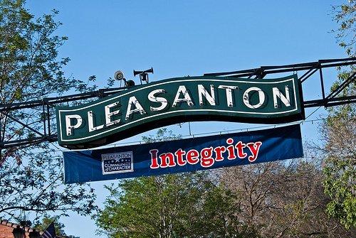 Less than 1/2 mile walk to Historic Downtown Pleasanton!