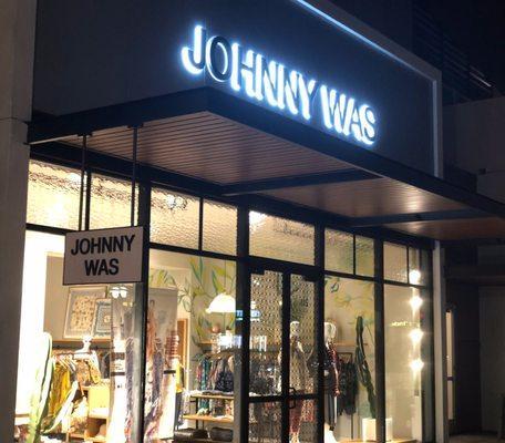 JOHNNY WAS... now has a Store in Downtown Palm Springs!  AMY WAS there, lol :)