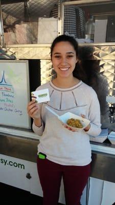 Feeding employees during Fresh & Easy food truck visit