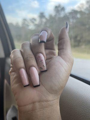 Queen Nails