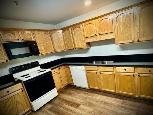 Transform your Kitchen with our stunning granite countertops! Quality, speed, and unbeatable prices- Royal Granite & Marble has you covered!