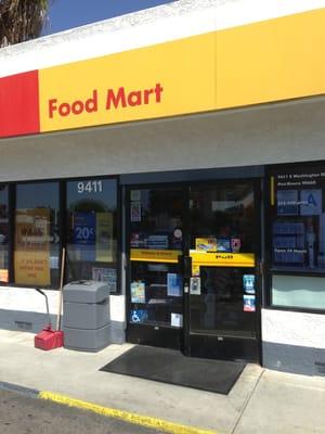 The entrance to the shell gas station that will waste your time and take your money if you use their car wash ...