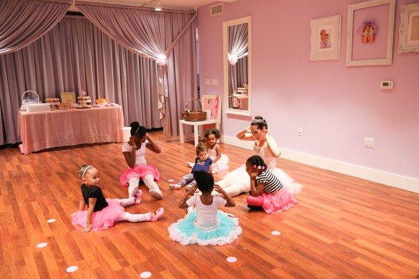 Celebrate your little one's birthday with a ballet birthday party!