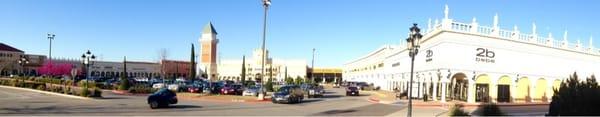 Panorama view of Prada, Gucci, Etro, Neiman Marcus, Ferragamo, Kate Spade & Armani amongst many more!