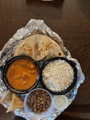 Butter chicken with rice combo Chicken samosa